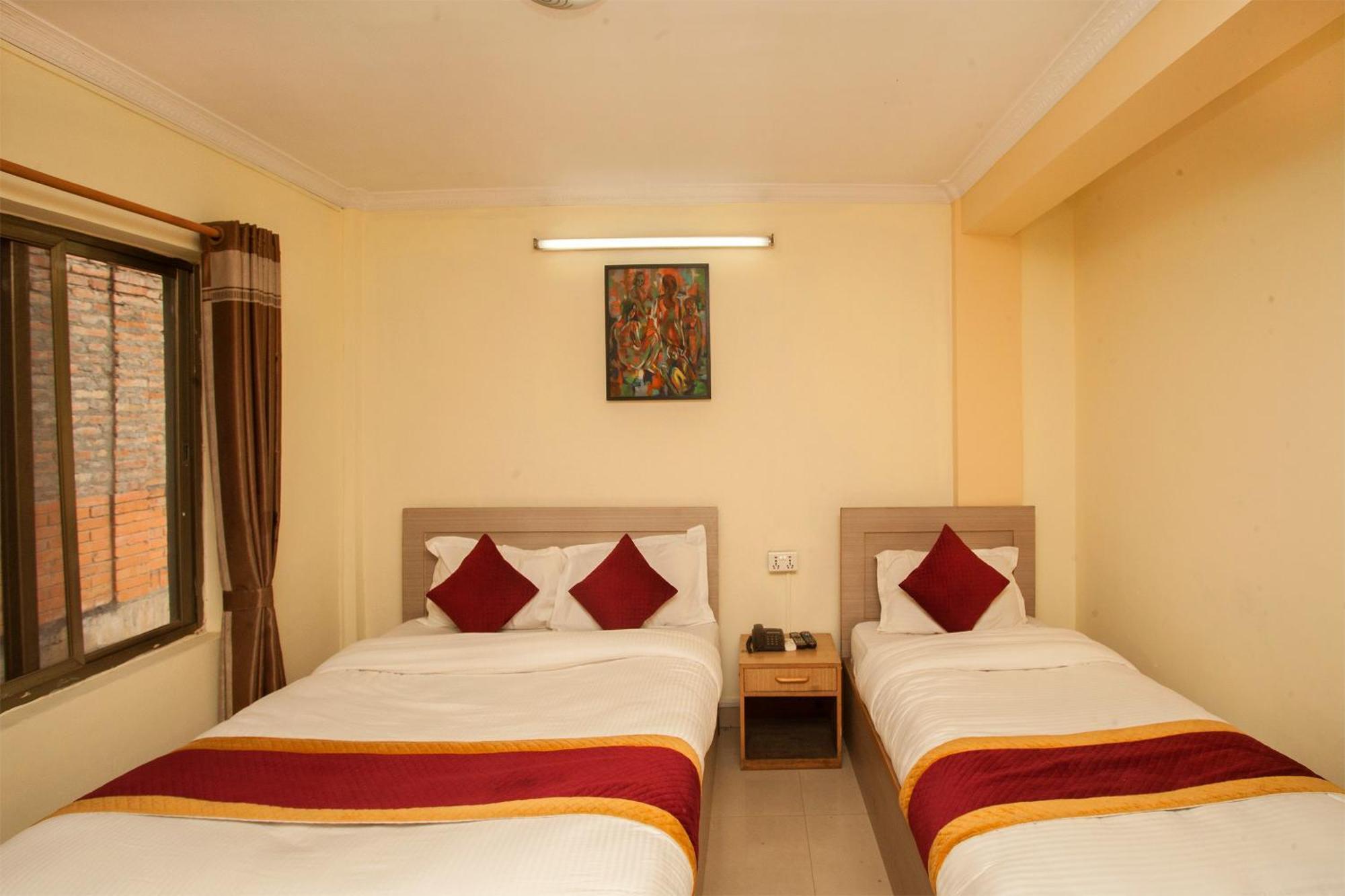 Hotel Mountain Gateway Катманду Екстер'єр фото