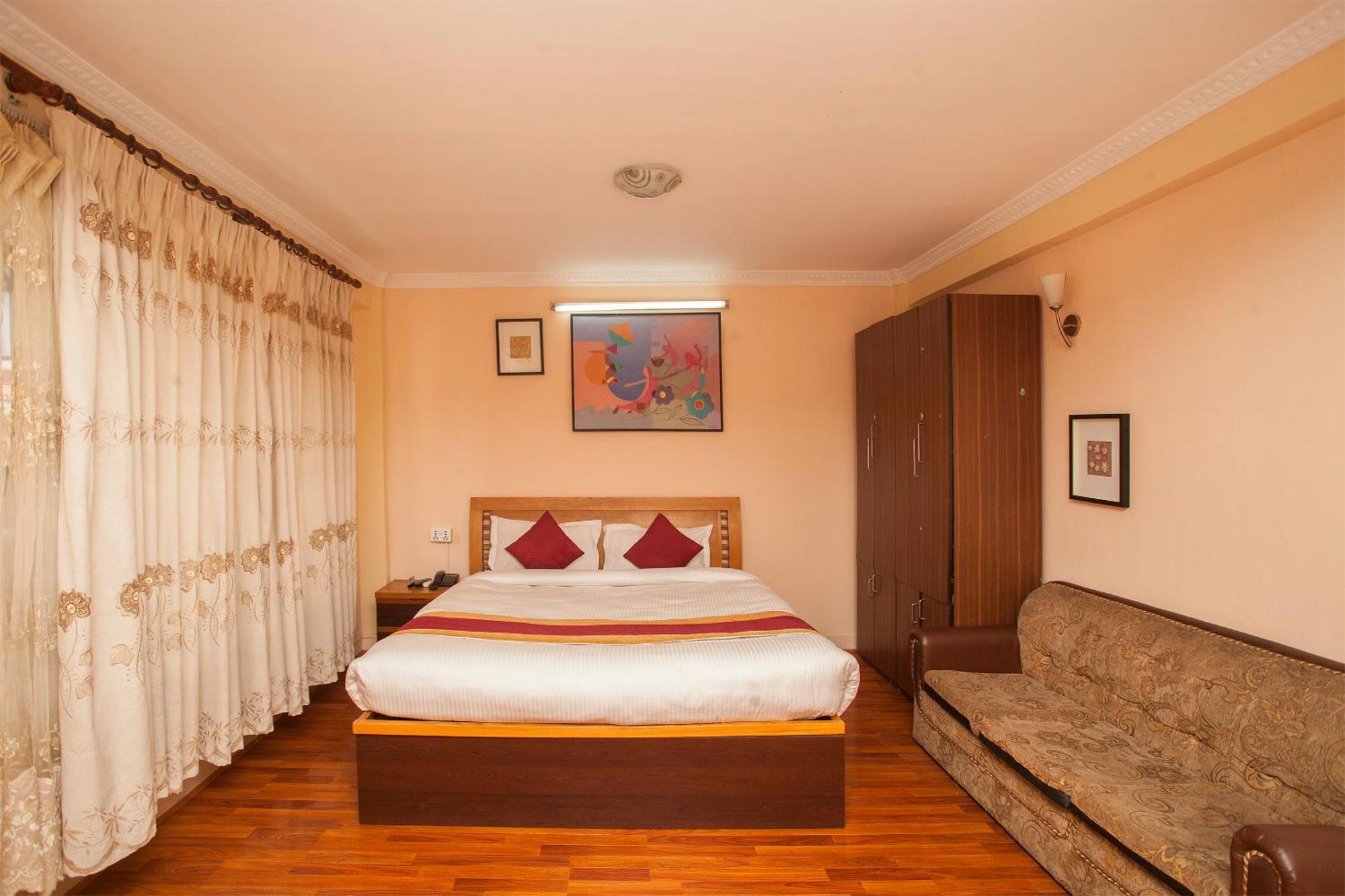 Hotel Mountain Gateway Катманду Екстер'єр фото