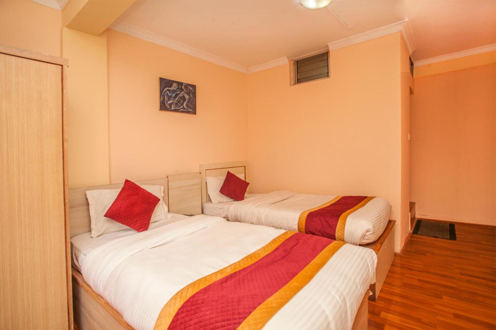 Hotel Mountain Gateway Катманду Екстер'єр фото