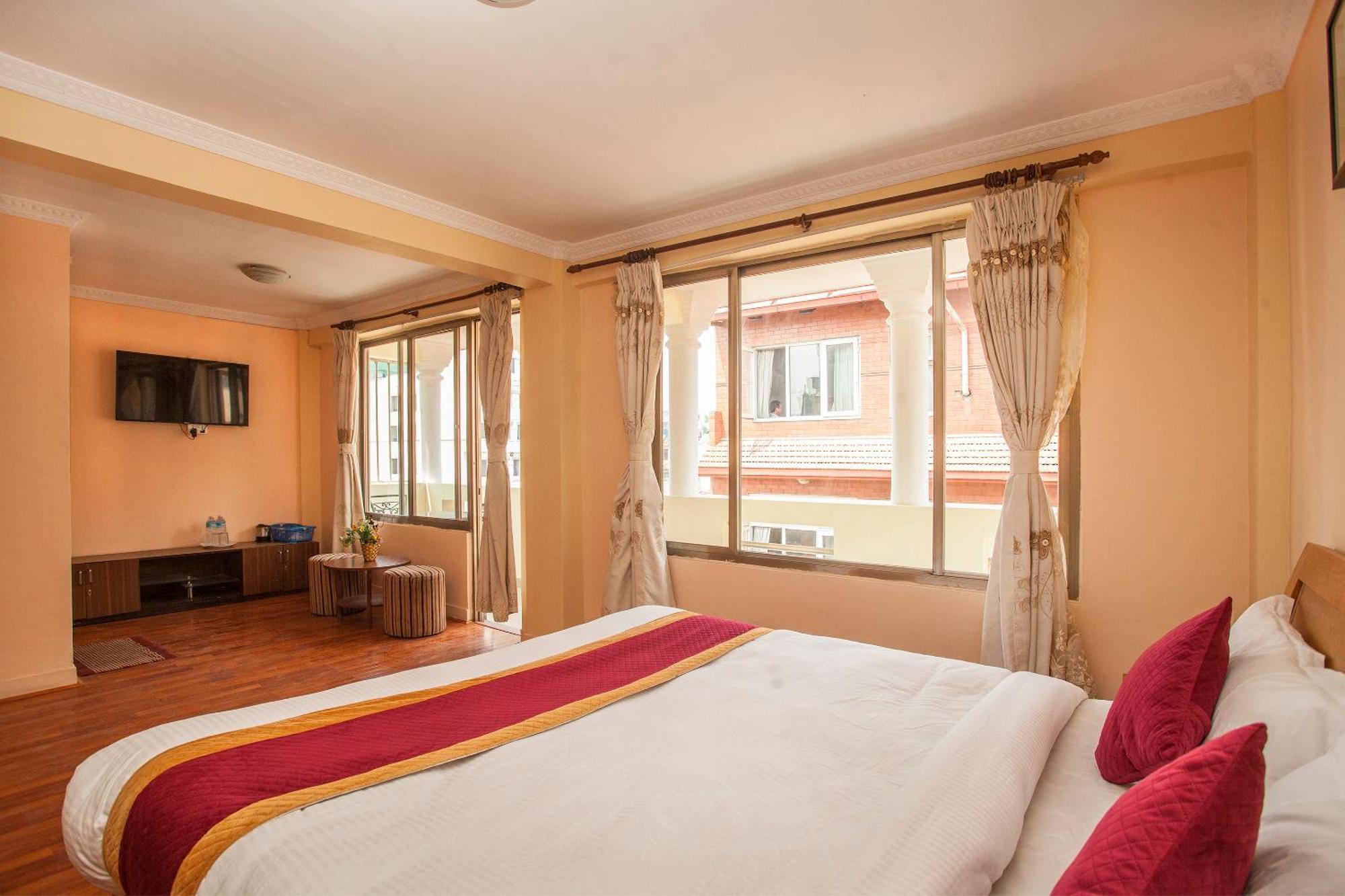 Hotel Mountain Gateway Катманду Екстер'єр фото