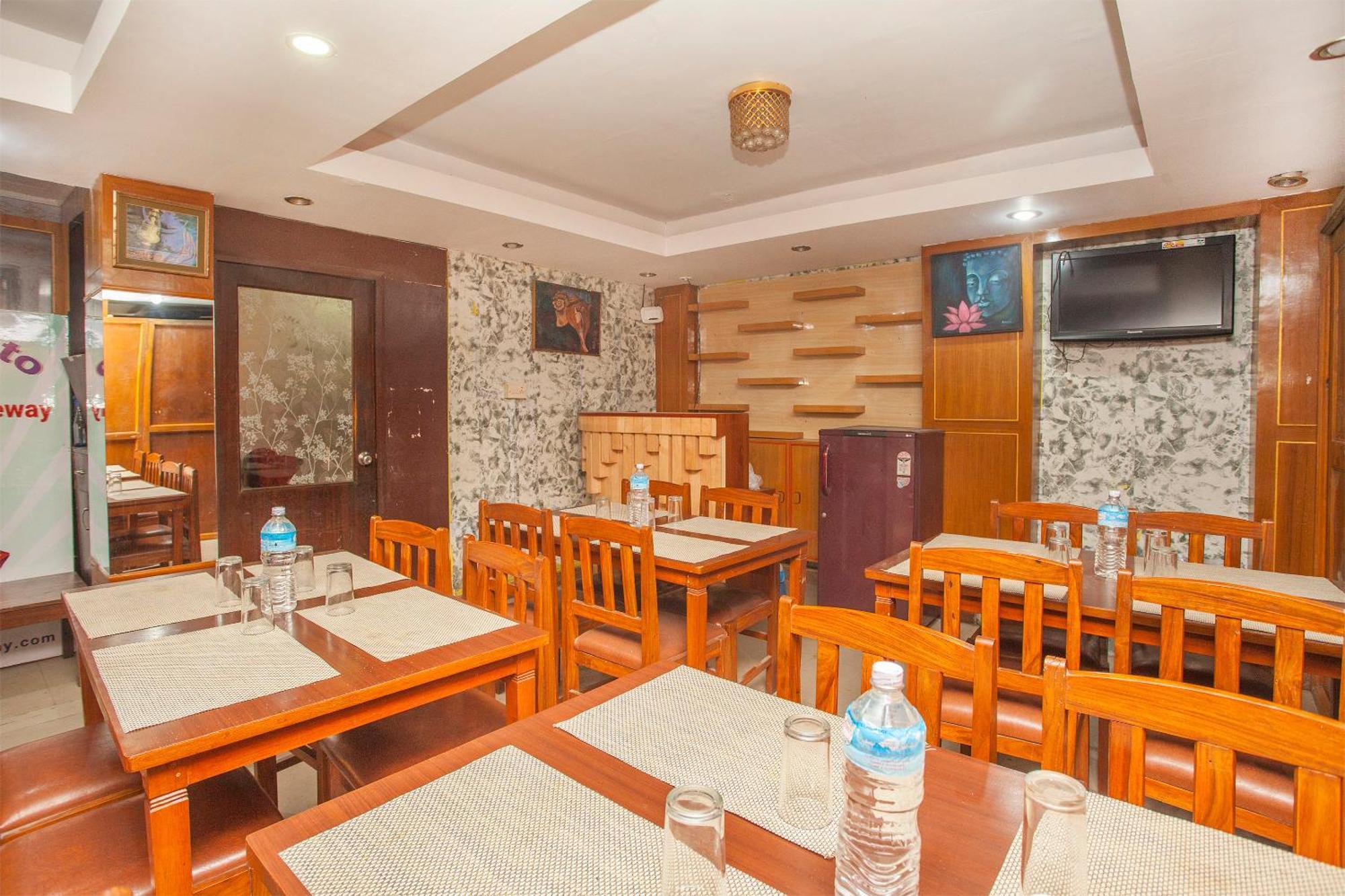 Hotel Mountain Gateway Катманду Екстер'єр фото