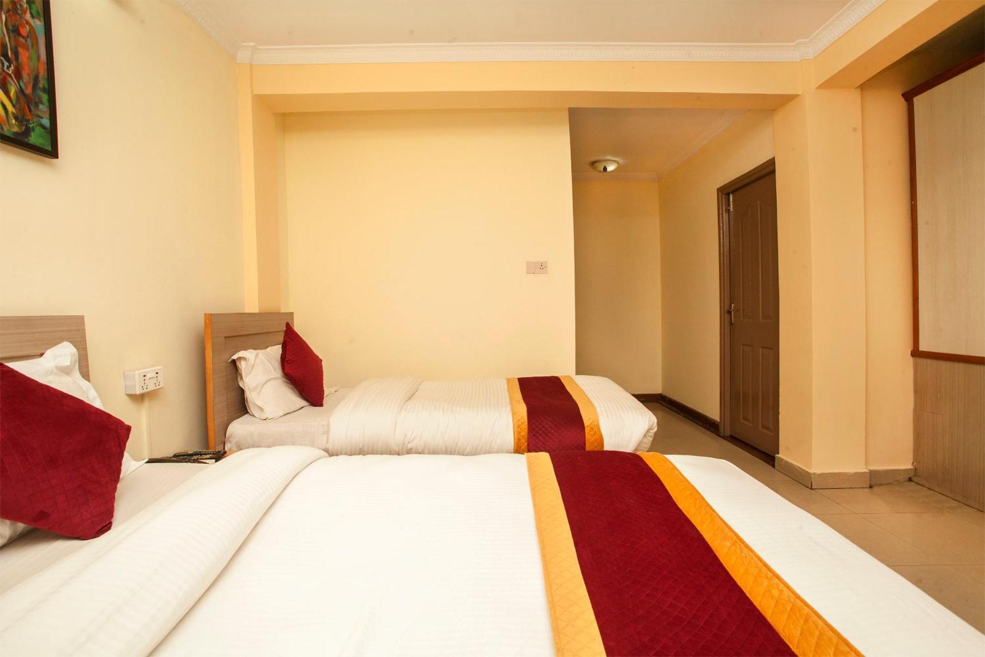 Hotel Mountain Gateway Катманду Екстер'єр фото