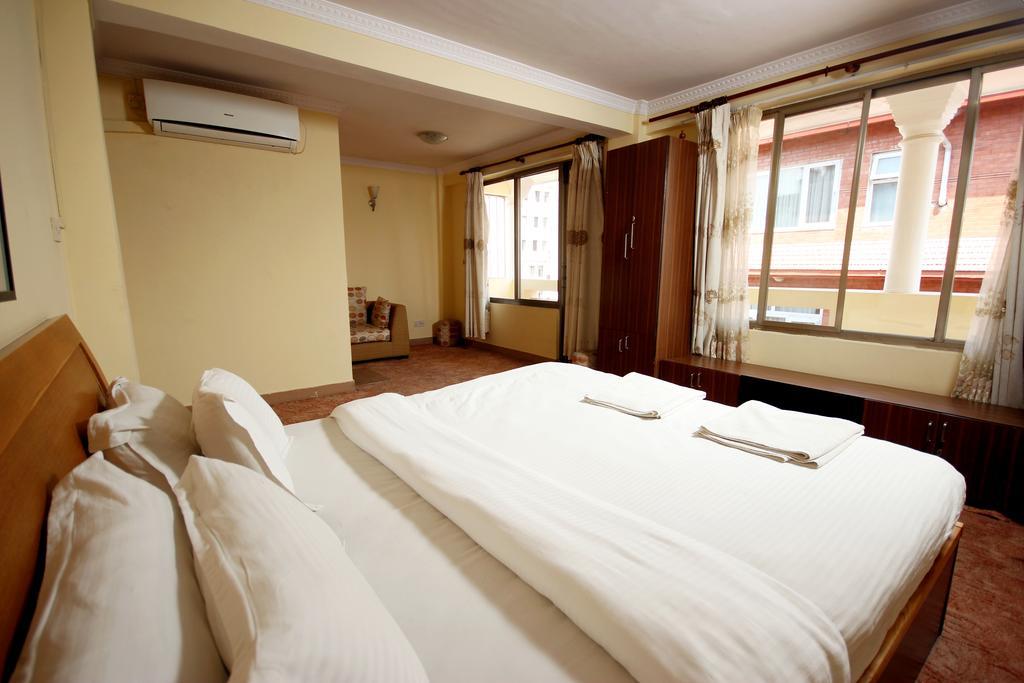 Hotel Mountain Gateway Катманду Екстер'єр фото