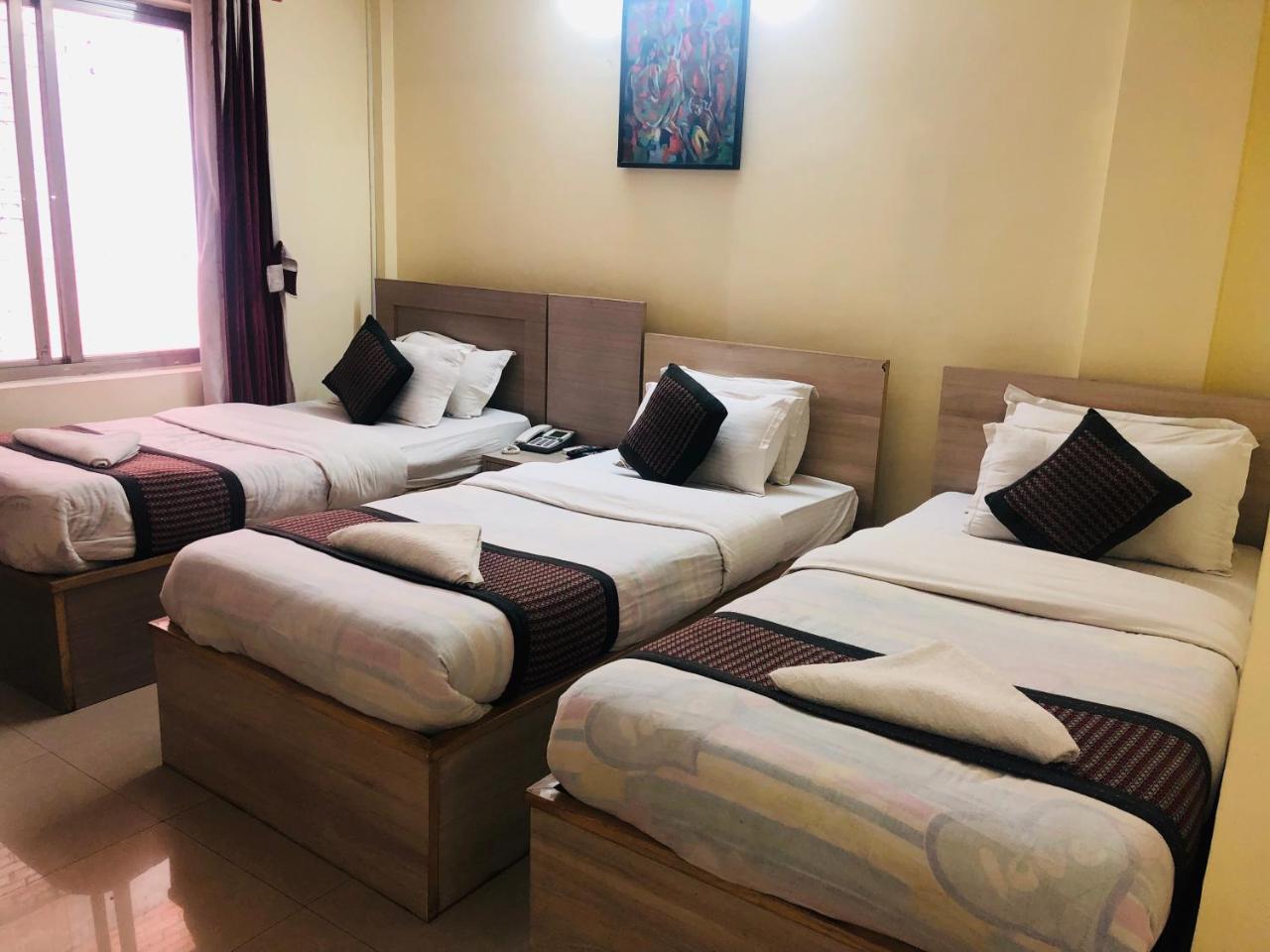 Hotel Mountain Gateway Катманду Екстер'єр фото
