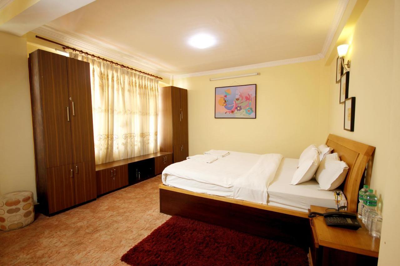 Hotel Mountain Gateway Катманду Екстер'єр фото