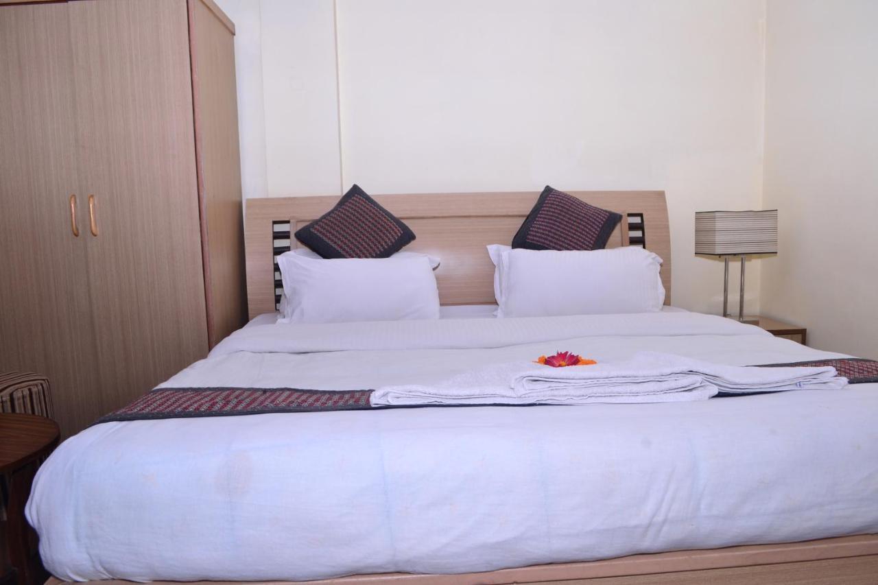 Hotel Mountain Gateway Катманду Екстер'єр фото